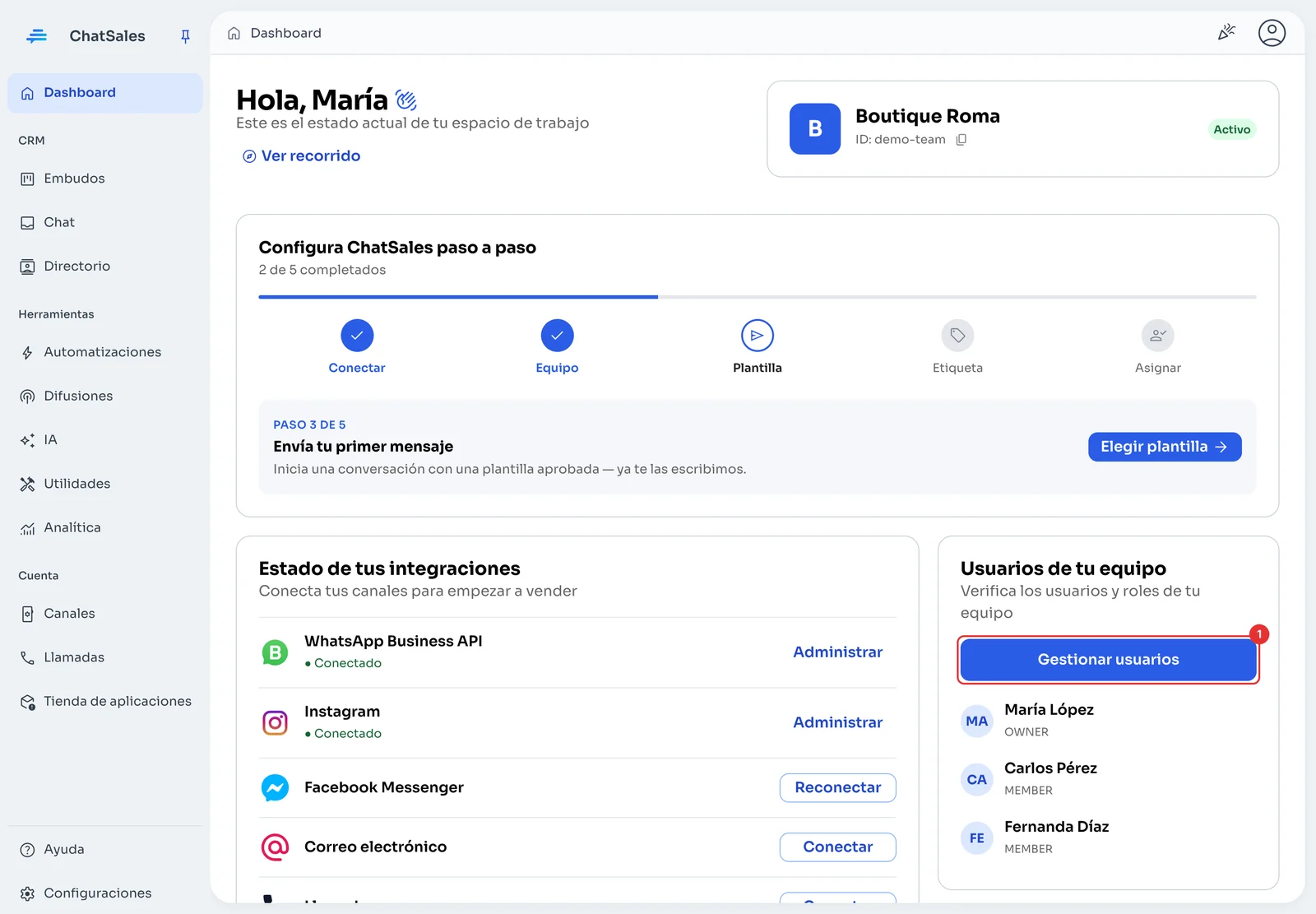 Dashboard de ChatSales con la tarjeta Usuarios de tu equipo y el botón Gestionar usuarios