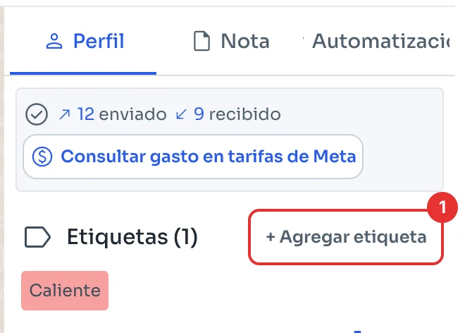 Panel del contacto en ChatSales con la sección Etiquetas y el botón Agregar etiqueta